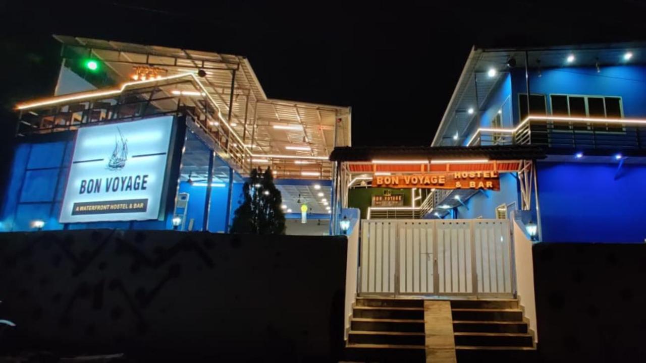 Bon Voyage Sea View Hostel Вагатор Екстер'єр фото