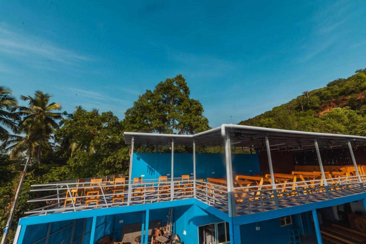 Bon Voyage Sea View Hostel Вагатор Екстер'єр фото