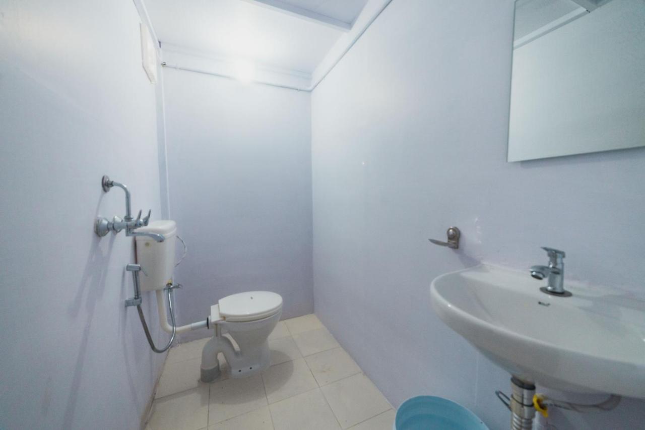 Bon Voyage Sea View Hostel Вагатор Екстер'єр фото