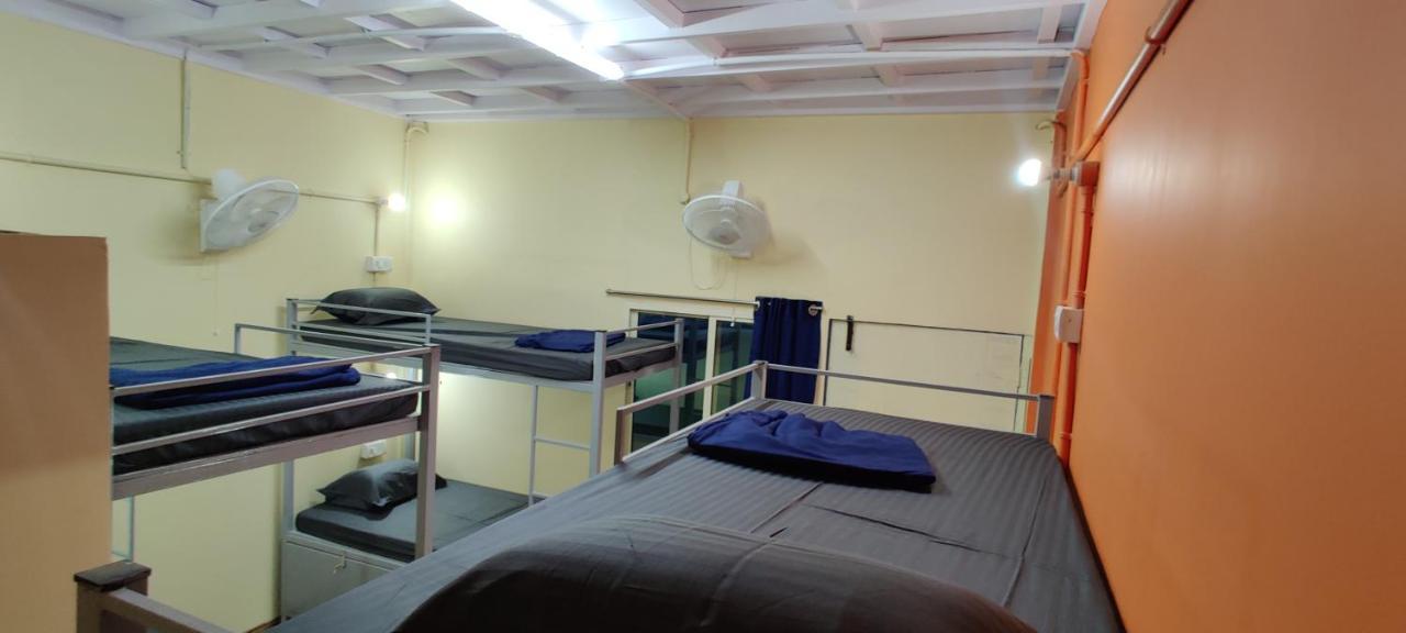 Bon Voyage Sea View Hostel Вагатор Екстер'єр фото
