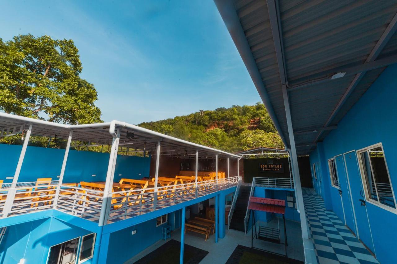 Bon Voyage Sea View Hostel Вагатор Екстер'єр фото